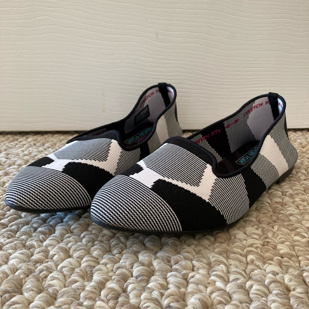 Sketchers Cleo black and white pattern